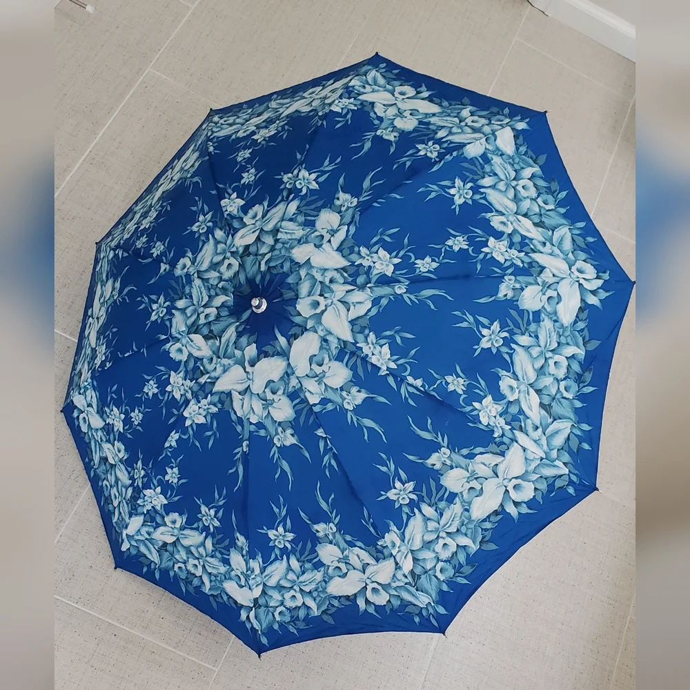 Vintage Floral Sun/Rain Umbrella, Bi-Fold, Made In Kwangchow, Blue,White, Nylon - Picture 2 of 14